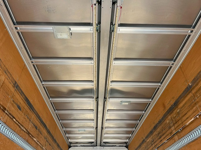 いすゞ フォワード 中型 ウィング 2RG-FRR90T2(101069) 13枚目