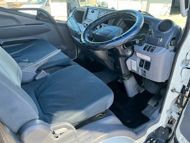 三菱ふそう キャンター 小型 バン TKG-FEA50(101071) 18枚目