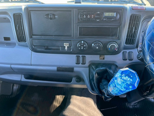 三菱ふそう キャンター 小型 バン TKG-FEA50(101071) 27枚目