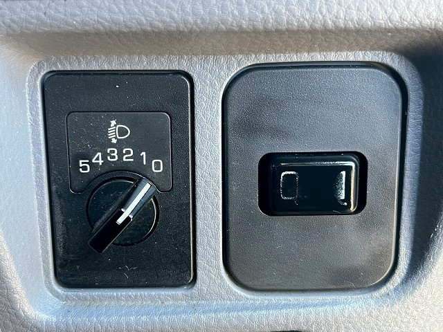 三菱ふそう キャンター 小型 バン TKG-FEA50(101071) 30枚目