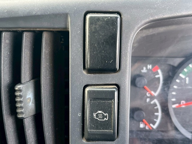 いすゞ フォワード 増トン ミキサー車 QDG-FVZ34U2(101073) 29枚目