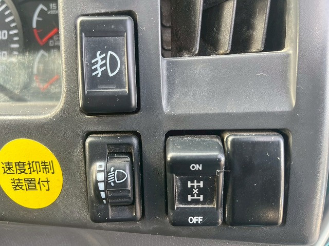 いすゞ フォワード 増トン ミキサー車 QDG-FVZ34U2(101073) 31枚目