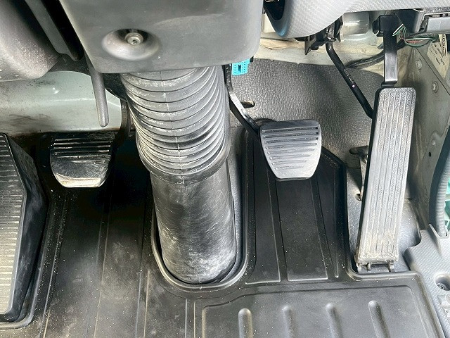 いすゞ フォワード 増トン ミキサー車 QDG-FVZ34U2(101073) 35枚目