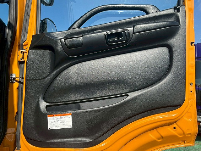 日野 プロフィア 大型 トラクタ QPG-SH1EDDG(101077) 17枚目