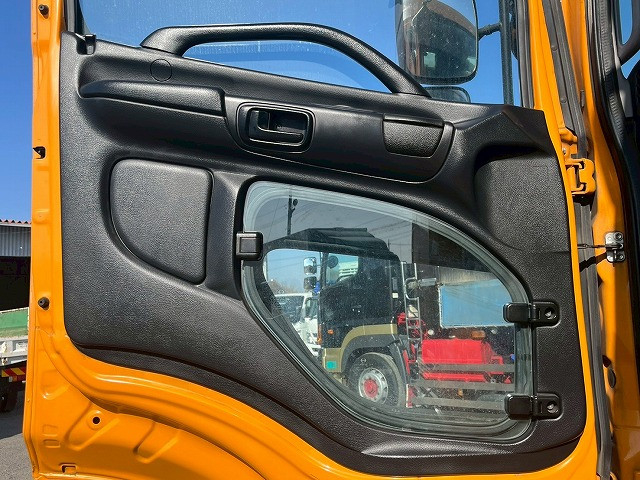 日野 プロフィア 大型 トラクタ QPG-SH1EDDG(101077) 21枚目