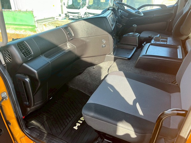 日野 プロフィア 大型 トラクタ QPG-SH1EDDG(101077) 22枚目