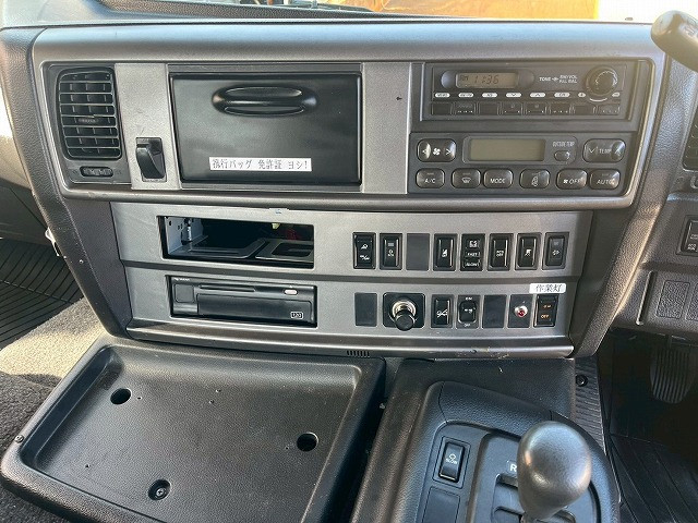 日野 プロフィア 大型 トラクタ QPG-SH1EDDG(101077) 27枚目