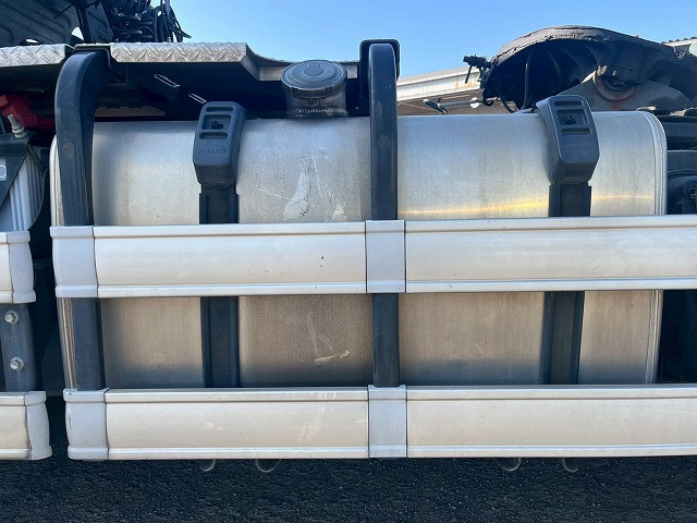 日野 プロフィア 大型 トラクタ QPG-SH1EDDG(101077) 36枚目