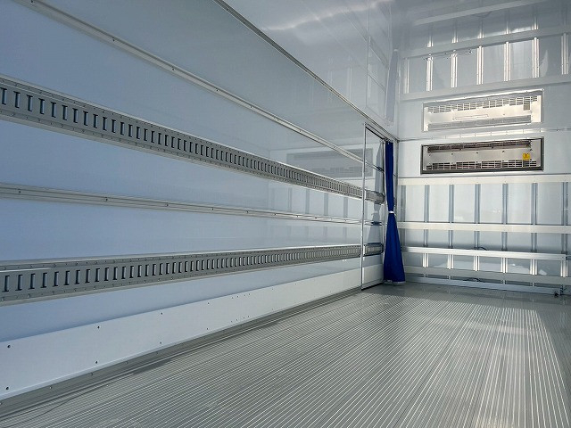 三菱ふそう ファイター 中型 冷蔵冷凍バン 2KG-FK65F(101080) 11枚目