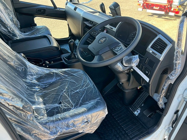 三菱ふそう ファイター 中型 冷蔵冷凍バン 2KG-FK65F(101080) 19枚目