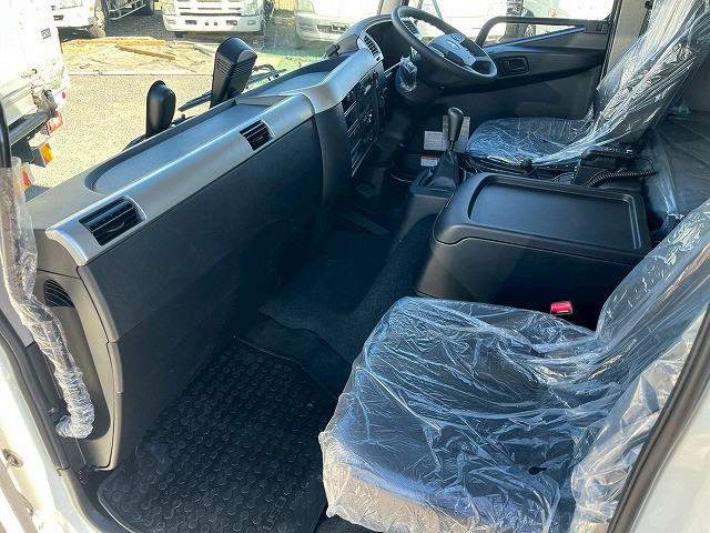 三菱ふそう ファイター 中型 冷蔵冷凍バン 2KG-FK65F(101080) 23枚目