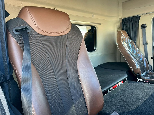 日野 プロフィア 大型 トラクタ 2DG-SS1EKGG(101081) 19枚目