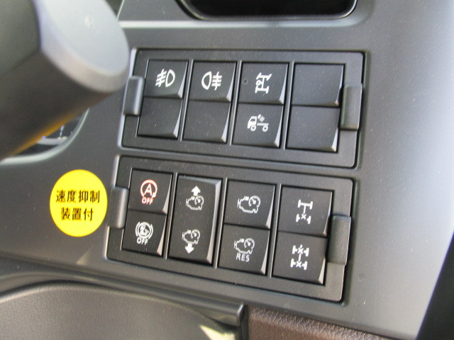 いすゞ ギガ 大型 トラクタ 2DG-EW6ELH(101138) 14枚目