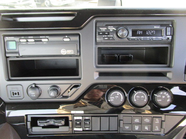 いすゞ ギガ 大型 トラクタ 2DG-EW6ELH(101138) 17枚目