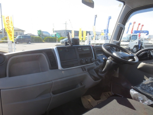 三菱ふそう キャンター 小型 平ボディ 2RG-FEA20(101141) 13枚目