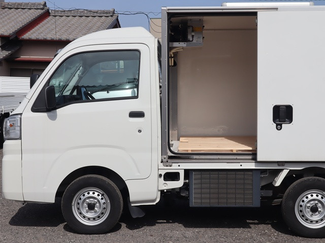 ダイハツ ハイゼット 軽 冷蔵冷凍バン 3BD-S500P(101142) 10枚目