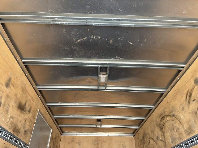 いすゞ エルフ 小型 バン 2PG-NPS88AN(101144) 10枚目