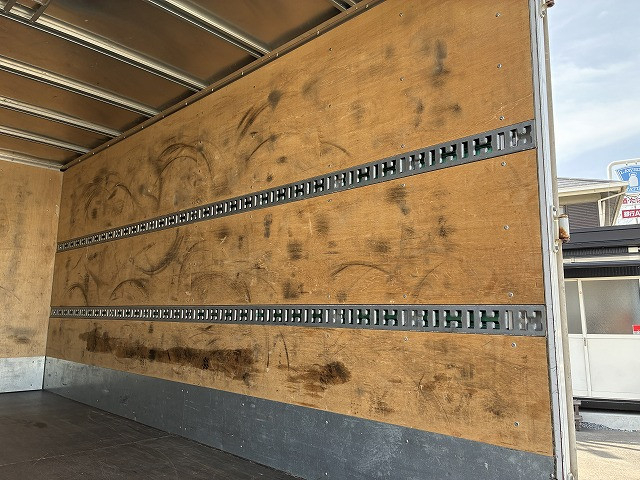 いすゞ エルフ 小型 バン 2PG-NPS88AN(101144) 11枚目