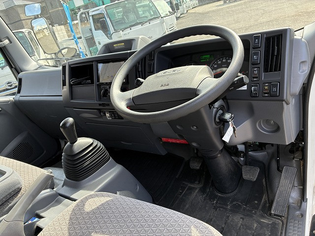 いすゞ エルフ 小型 バン 2PG-NPS88AN(101144) 33枚目