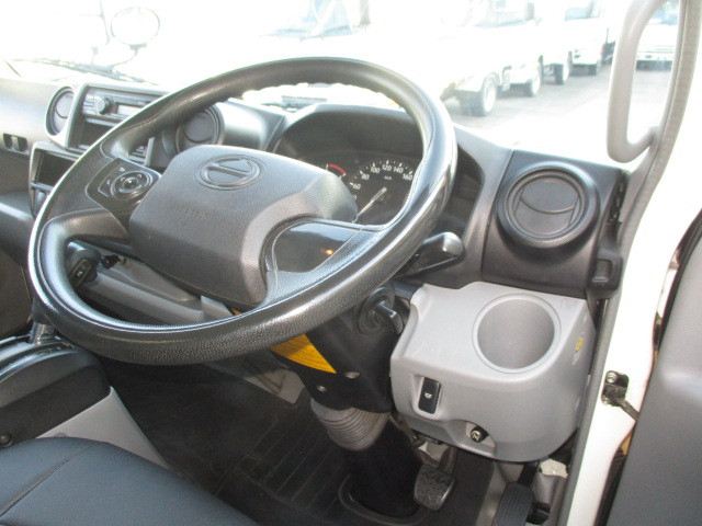 日野 デュトロ 小型 バン 2RG-XZU605M(101147) 19枚目