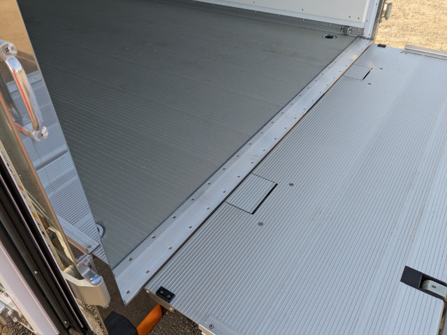 三菱ふそう ファイター 中型 冷蔵冷凍バン 2KG-FK65F(101275) 12枚目