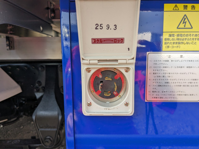 三菱ふそう ファイター 中型 冷蔵冷凍バン 2KG-FK65F(101275) 35枚目