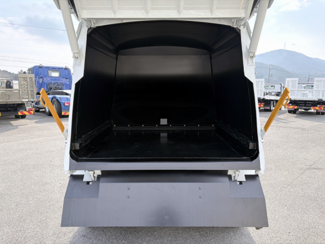 三菱ふそう キャンター 小型 塵芥車（プレス式） 2RG-FEAV0(101292) 3枚目