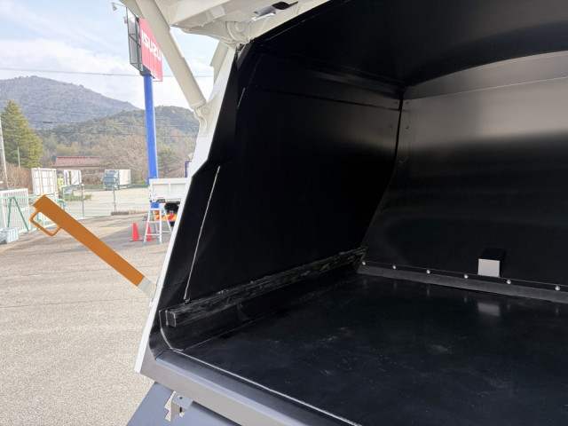 三菱ふそう キャンター 小型 塵芥車（プレス式） 2RG-FEAV0(101292) 15枚目