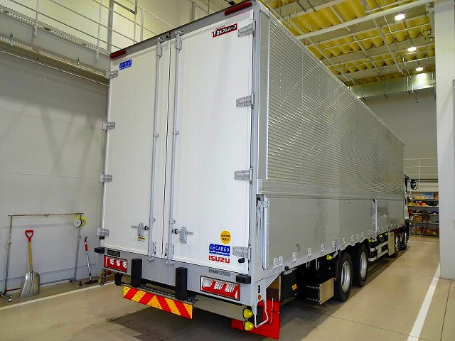 いすゞ ギガ 大型 ウィング 2PG-CYJ77D(101295) 3枚目