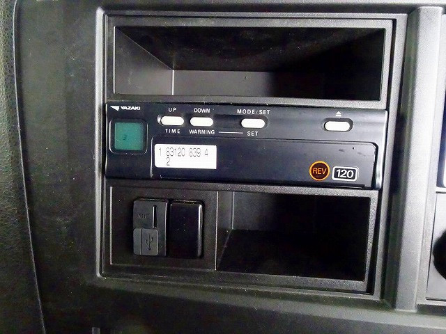 いすゞ ギガ 大型 ウィング 2PG-CYJ77D(101295) 10枚目