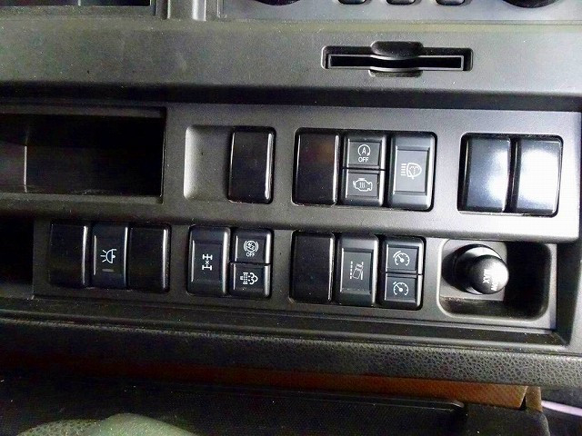 いすゞ ギガ 大型 ウィング 2PG-CYJ77D(101295) 12枚目