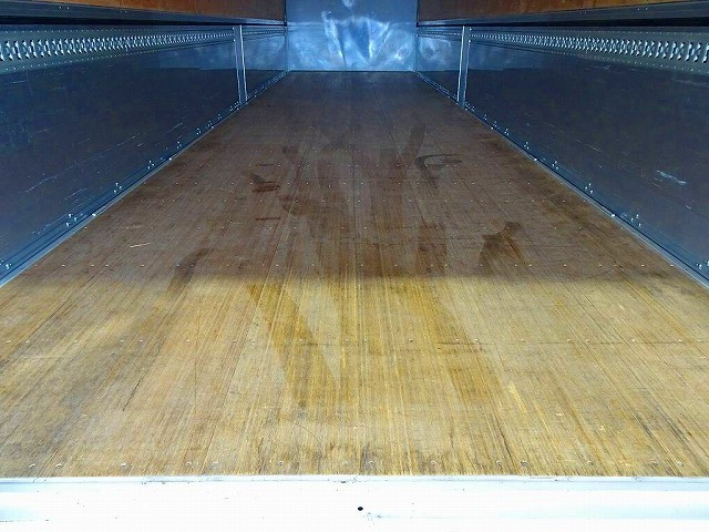 いすゞ ギガ 大型 ウィング 2PG-CYJ77D(101295) 24枚目