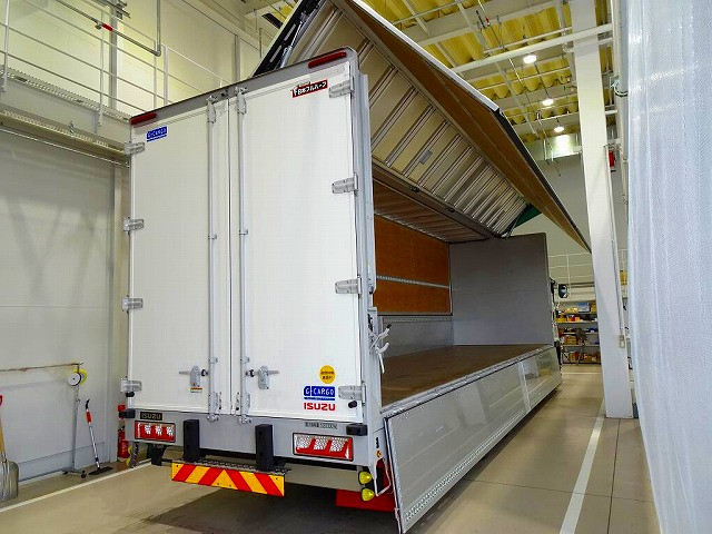 いすゞ ギガ 大型 ウィング 2PG-CYJ77D(101295) 31枚目