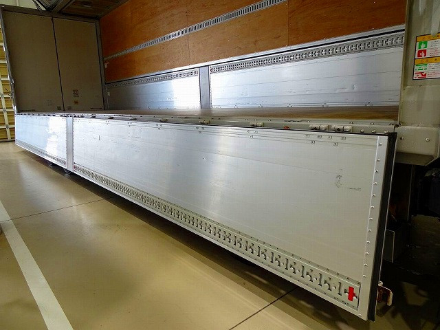 いすゞ ギガ 大型 ウィング 2PG-CYJ77D(101295) 33枚目