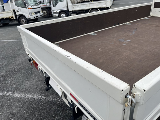 日野 デュトロ 小型 平ボディ（クレーン付） 2KG-XZU650M(101297) 10枚目
