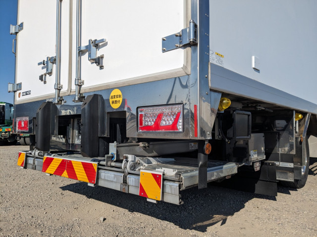 日野 レンジャー 増トン 冷蔵冷凍バン 2KG-GD2ABG(101299) 6枚目