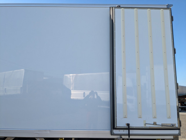 日野 レンジャー 増トン 冷蔵冷凍バン 2KG-GD2ABG(101299) 22枚目