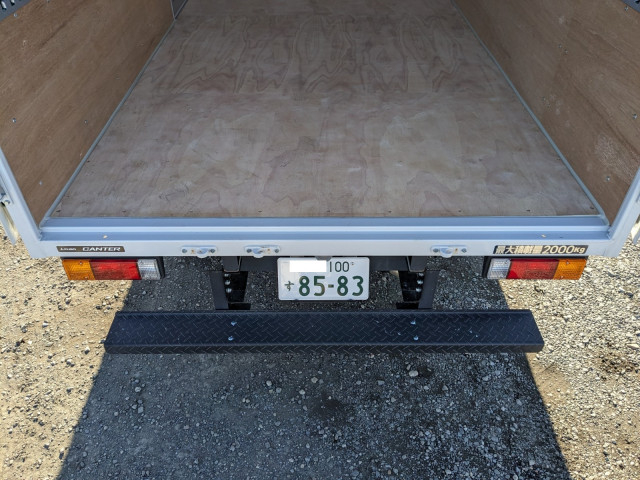 Mitsubishi Fuso canter Small Box body 2RG-FBA20(101302) 10枚目