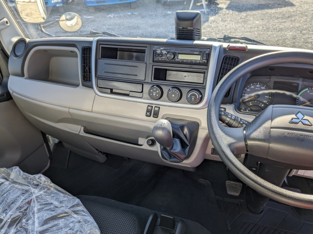 Mitsubishi Fuso canter Small Box body 2RG-FBA20(101302) 35枚目