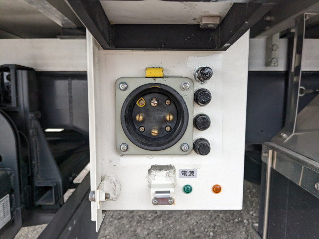日野 レンジャー 中型 冷蔵冷凍バン 2KG-FC2ABG(101321) 33枚目