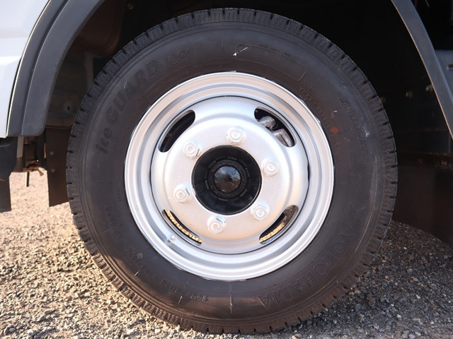 Mitsubishi Fuso canter Small Flat body 2TG-FBA00(101323) 25枚目