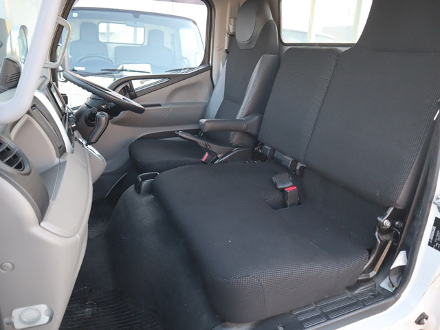 Mitsubishi Fuso canter Small Flat body 2TG-FBA00(101323) 33枚目