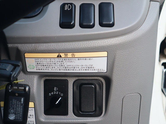 Mitsubishi Fuso canter Small Flat body 2TG-FBA00(101323) 38枚目