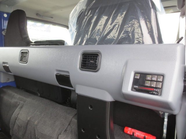 Mitsubishi Fuso canter Small Double cab 2RG-FBA20(101328) 14枚目