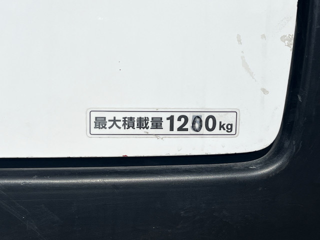 日産自動車 キャラバン 小型 冷蔵冷凍バン CBF-VR2E26(101330) 18枚目