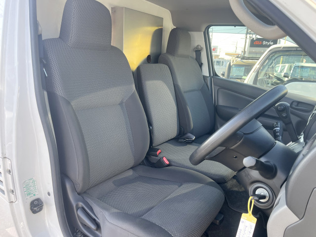 日産自動車 キャラバン 小型 冷蔵冷凍バン CBF-VR2E26(101330) 20枚目