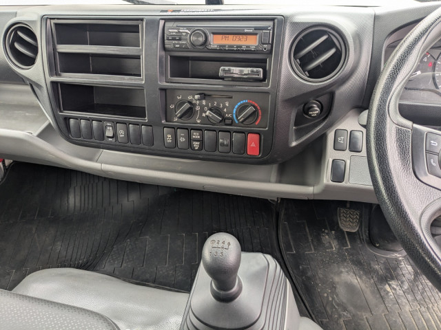 日野 デュトロ 小型 バン 2RG-XZU710M(101329) 31枚目