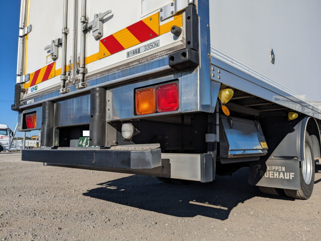 いすゞ フォワード 中型 冷蔵冷凍バン 2PG-FRR90S2(101331) 7枚目