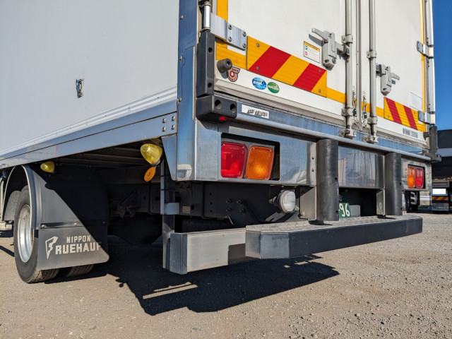 いすゞ フォワード 中型 冷蔵冷凍バン 2PG-FRR90S2(101331) 8枚目