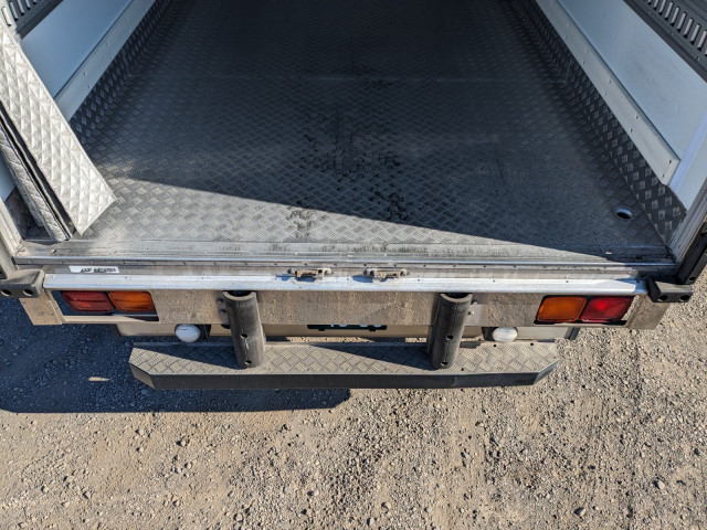 いすゞ フォワード 中型 冷蔵冷凍バン 2PG-FRR90S2(101331) 10枚目